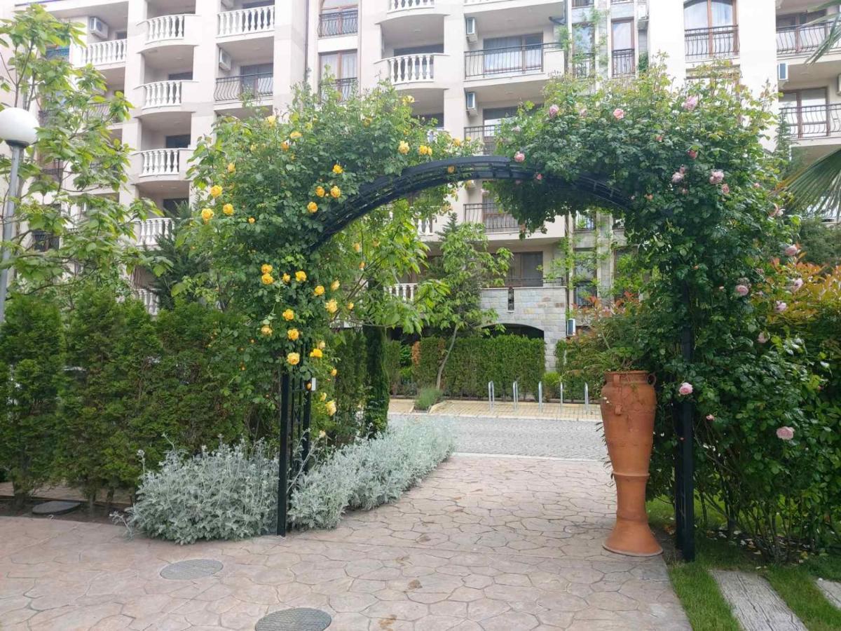 Cascadas Studio Apartment Pantai Sunny Bagian luar foto