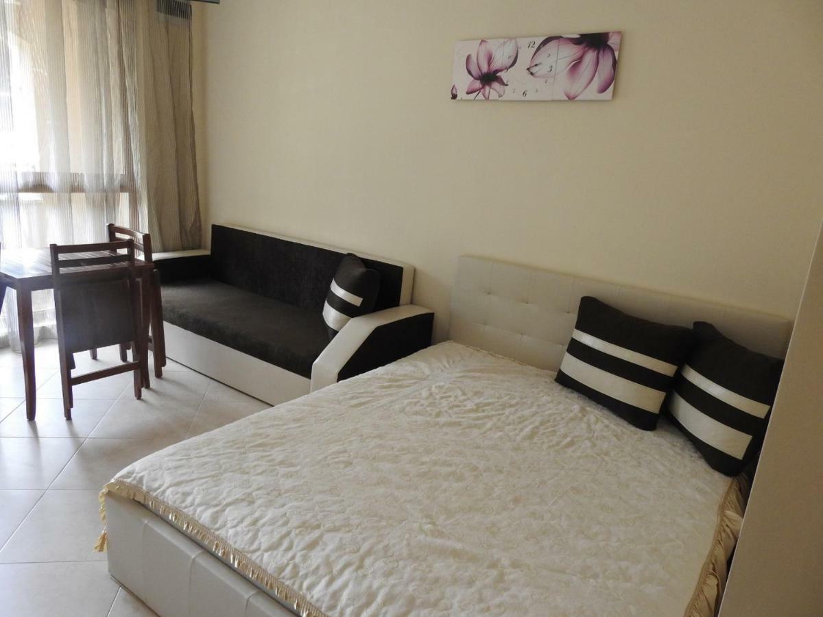 Cascadas Studio Apartment Pantai Sunny Bagian luar foto