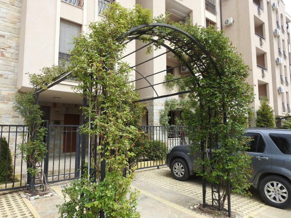 Cascadas Studio Apartment Pantai Sunny Bagian luar foto