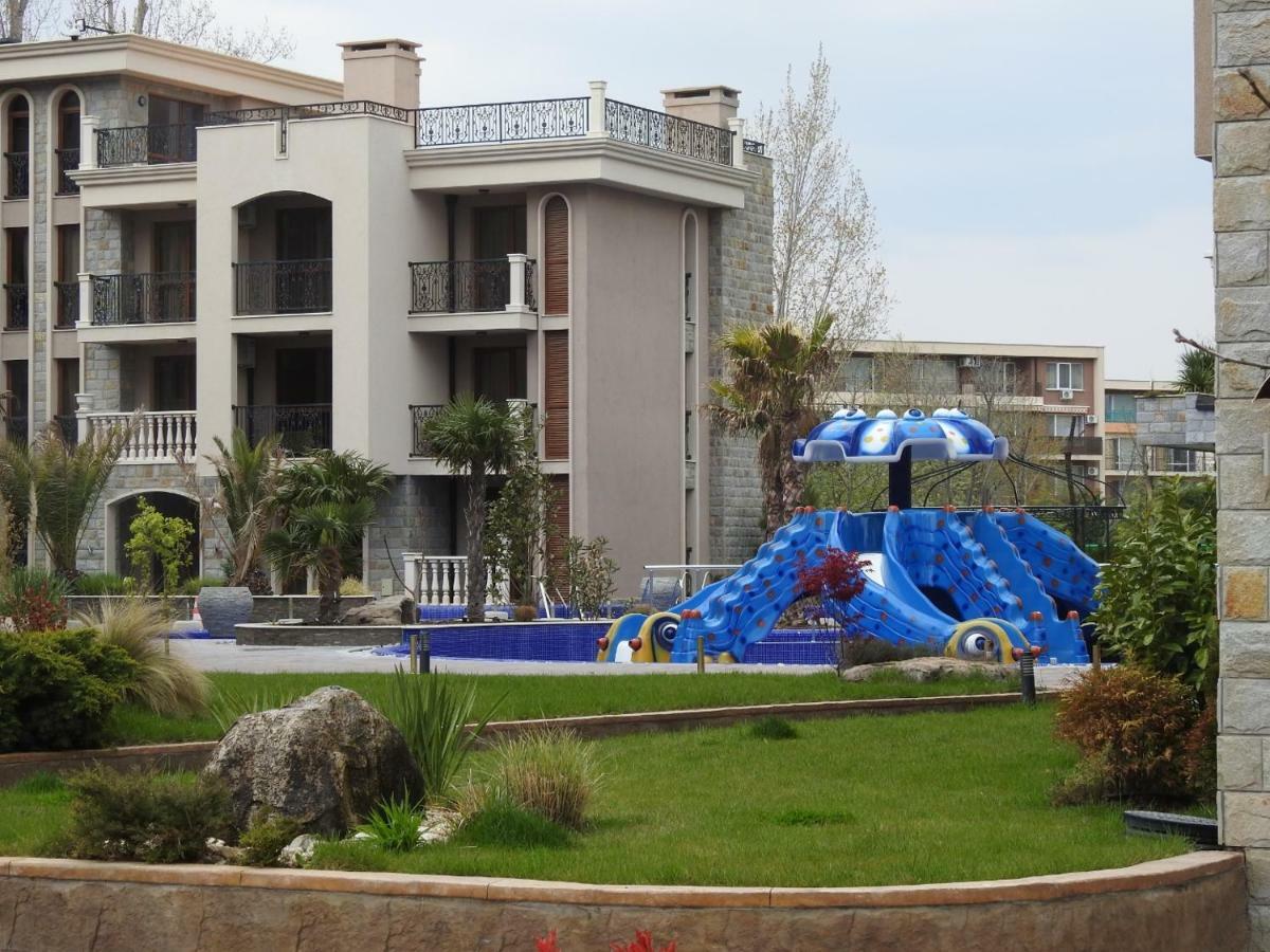 Cascadas Studio Apartment Pantai Sunny Bagian luar foto