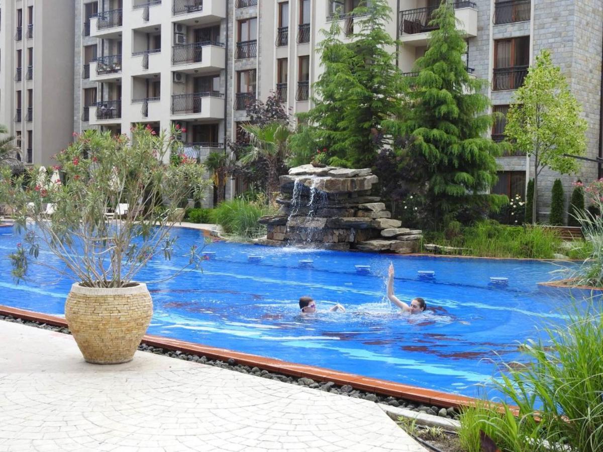 Cascadas Studio Apartment Pantai Sunny Bagian luar foto