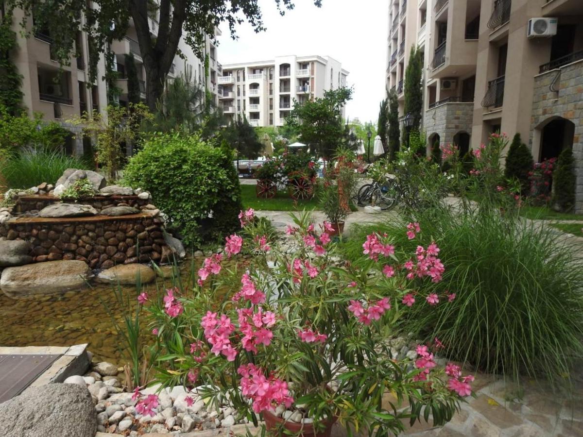 Cascadas Studio Apartment Pantai Sunny Bagian luar foto