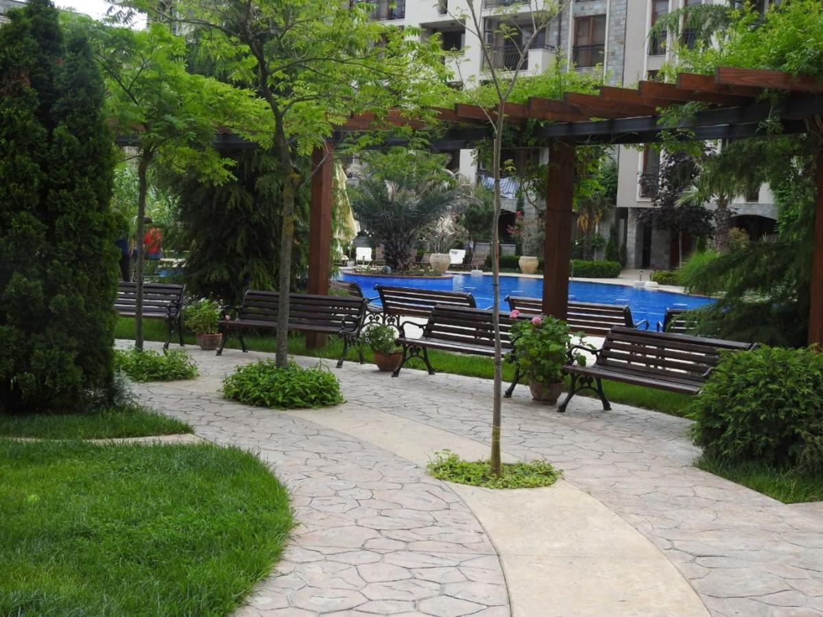 Cascadas Studio Apartment Pantai Sunny Bagian luar foto